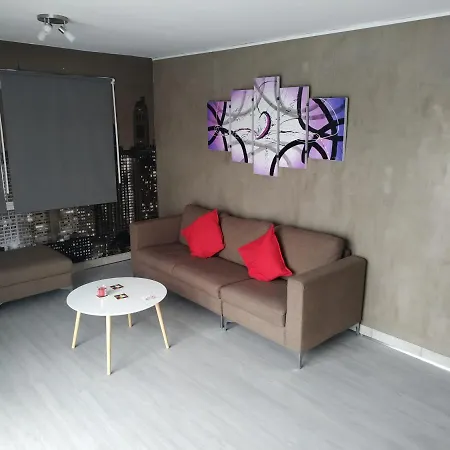 Modern Suite, Xl Balcony, Parking 아파트